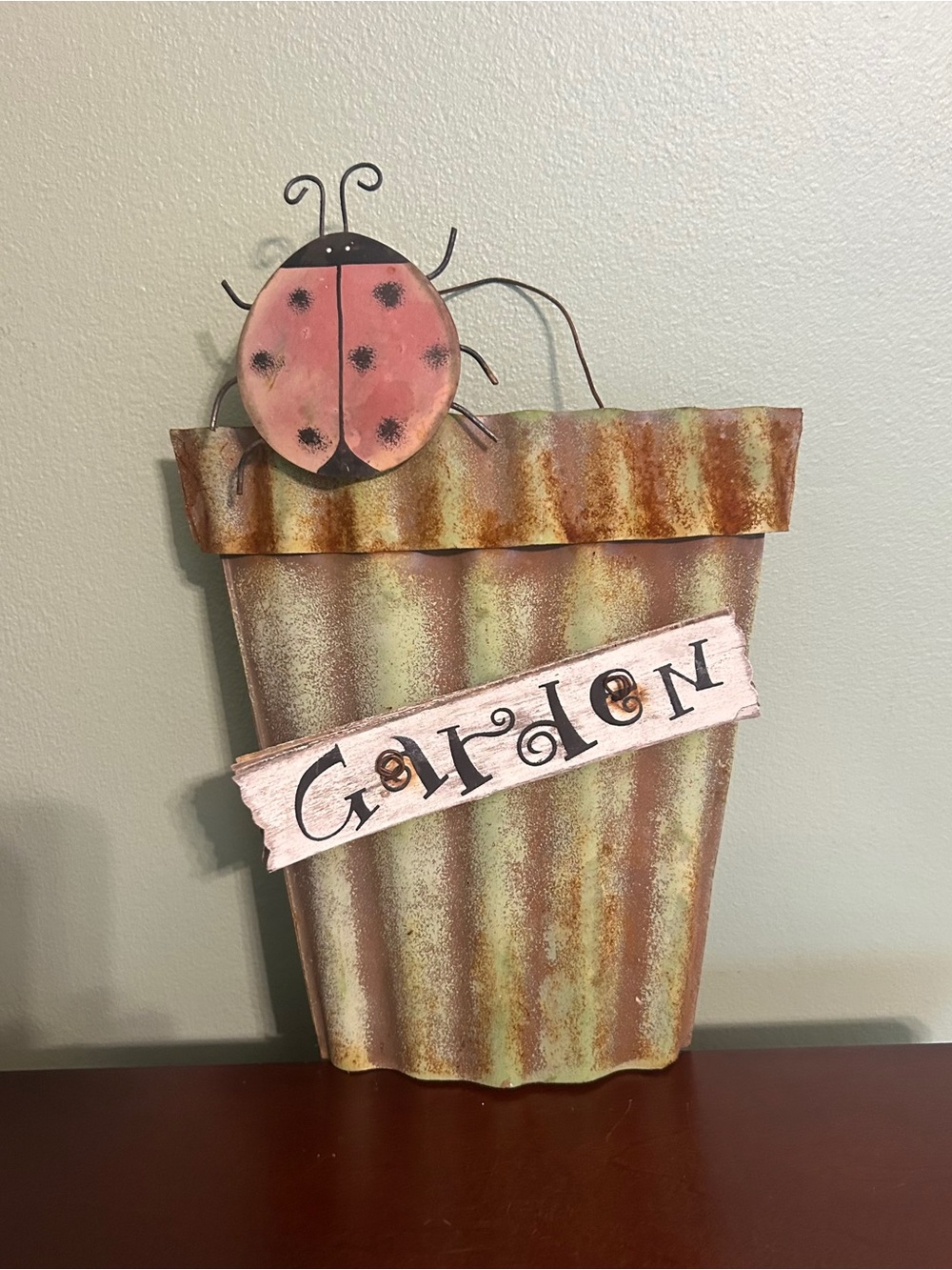 🍀VTG Garden Wall Decor with Pink Ladybug Accent